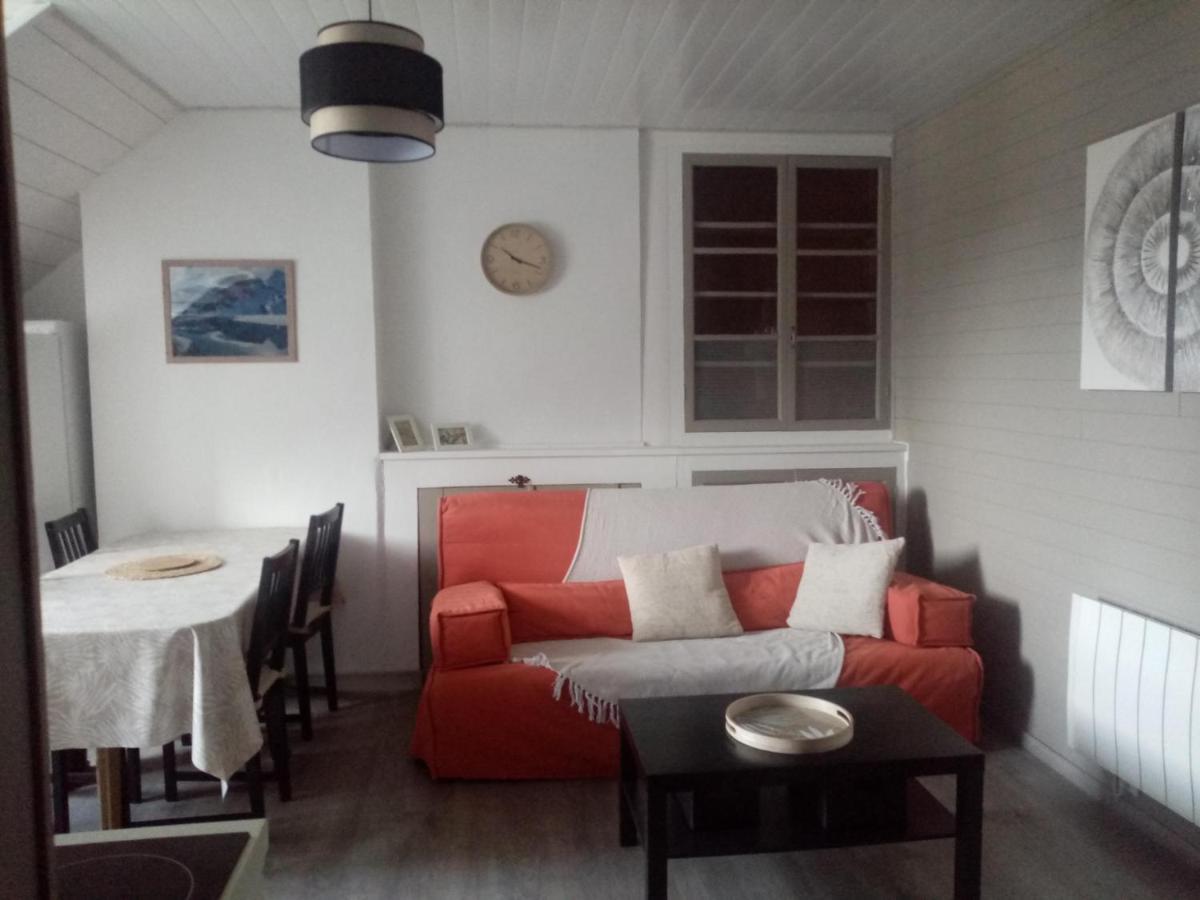 Charmant Appartement Au Centre De บาญเญอ-เดอ-บีกอร์ ภายนอก รูปภาพ