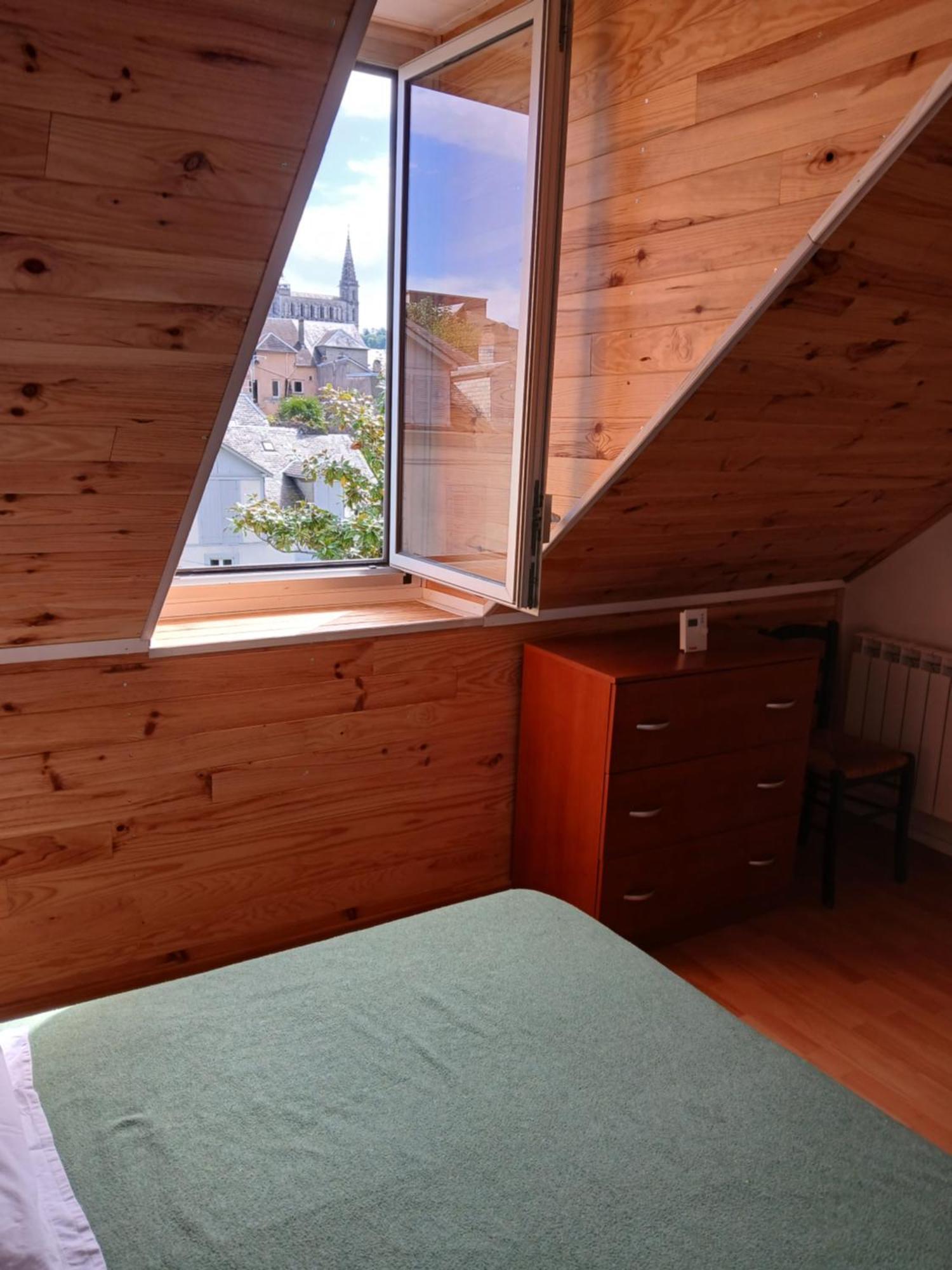 Charmant Appartement Au Centre De บาญเญอ-เดอ-บีกอร์ ภายนอก รูปภาพ