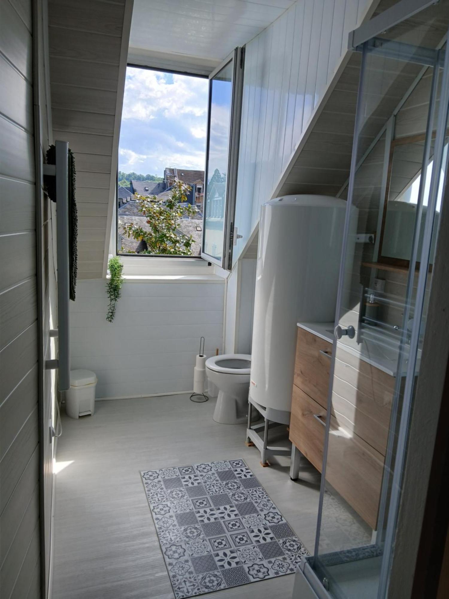 Charmant Appartement Au Centre De บาญเญอ-เดอ-บีกอร์ ภายนอก รูปภาพ